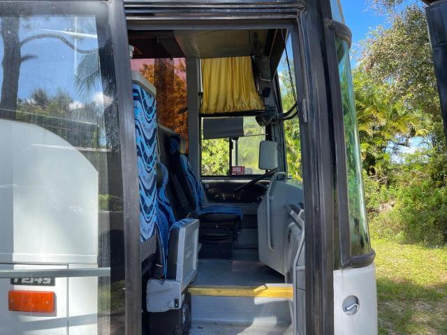 YE2TC63B8X2043283 - 1999 VAN HOOL T2100 WHITE photo 5