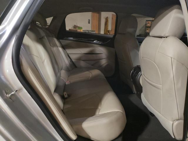 1G4ZP5SS6HU193737 - 2017 BUICK LACROSSE E SILVER photo 10