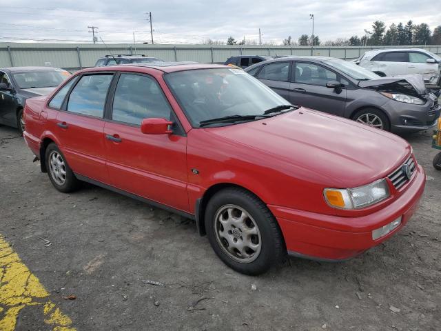 WVWEE83A8TE194956 - 1996 VOLKSWAGEN PASSAT GLX Qırmızı foto 4