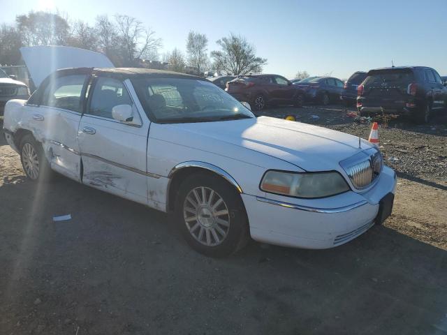 1LNHM81W44Y674020 - 2004 LINCOLN TOWN CAR E WHITE photo 4