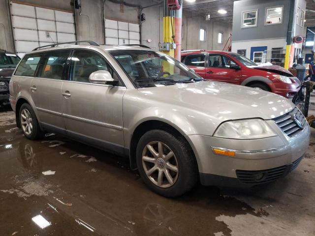 WVWVD63B74E228628 - 2004 VOLKSWAGEN PASSAT GLS BEIGE photo 4