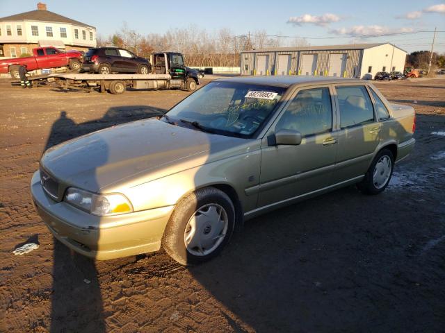 YV1LS55A6X1577975 - 1999 VOLVO S70 GREEN photo 1