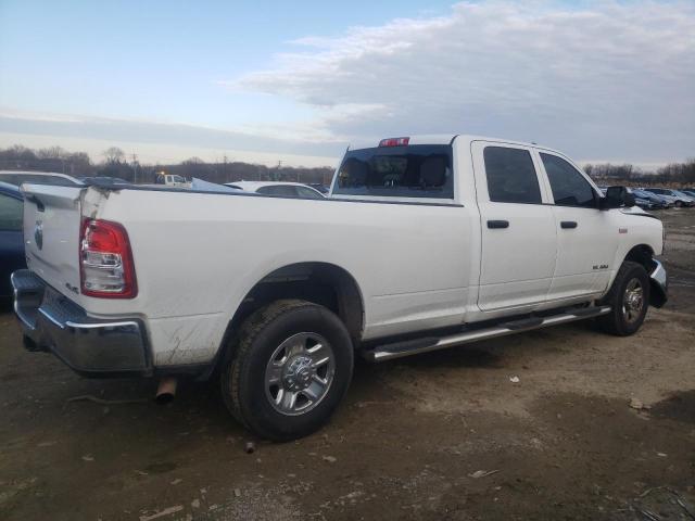 3C63R3GJ6KG675098 - 2019 RAM 3500 TRADE WHITE photo 3