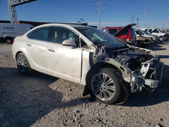 1G4PT5SV4D4161778 - 2013 BUICK VERANO PRE WHITE photo 4