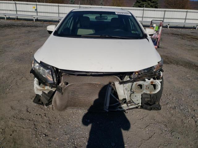 19XFB2F7XFE243271 - 2015 HONDA CIVIC SE WHITE photo 5