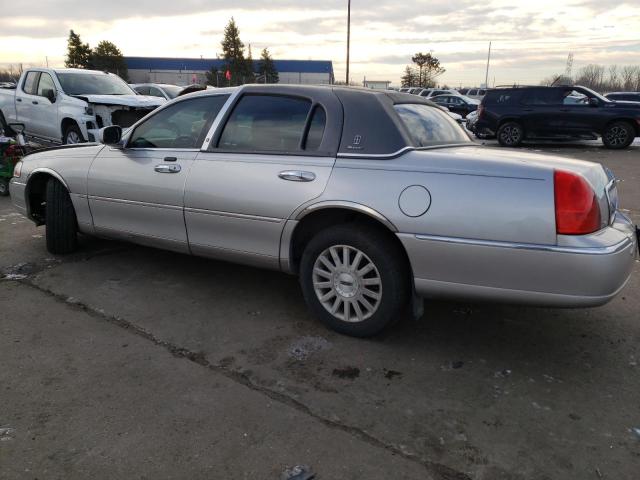 1LNHM83WX4Y601344 - 2004 LINCOLN TOWN CAR U SILVER photo 2