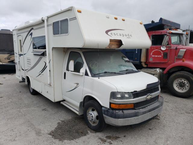 1GBJG31U851127426 - 2005 CHEVROLET MOTORHOME WHITE photo 1