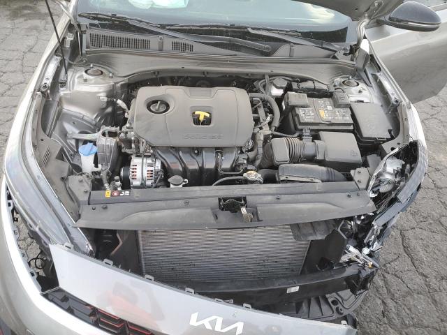 3KPF54AD7NE456869 - 2022 KIA FORTE GT L SILVER photo 11