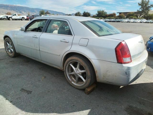 2C3JA53G35H587793 - 2005 CHRYSLER 300 TOURIN SILVER photo 2