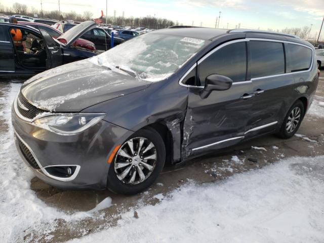 2C4RC1BG1JR****** - 2018 CHRYSLER PACIFICA T GRAY photo 1