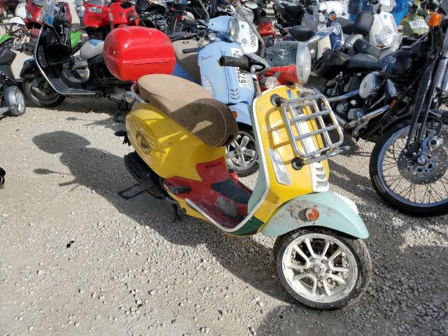 ZAPCA06B3M5102743 - 2021 VESPA SCOOTER TWO TONE photo 1