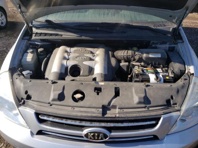 KNDMB233366029706 - 2006 KIA SEDONA SILVER photo 12