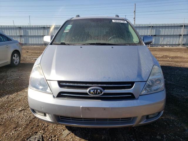 KNDMB233366029706 - 2006 KIA SEDONA SILVER photo 5