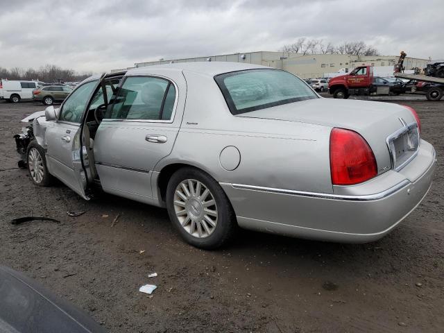 1LNHM81W44Y619597 - 2004 LINCOLN TOWN CAR E SILVER photo 2