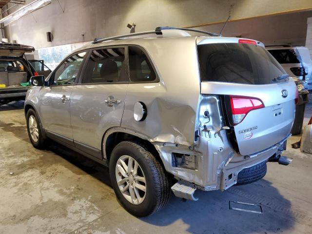 5XYKT4A63FG583919 - 2015 KIA SORENTO LX SILVER photo 2