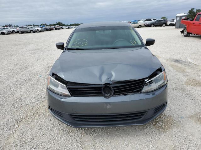 3VW2K7AJ4EM257747 - 2014 VOLKSWAGEN JETTA BASE 灰色 照片 5