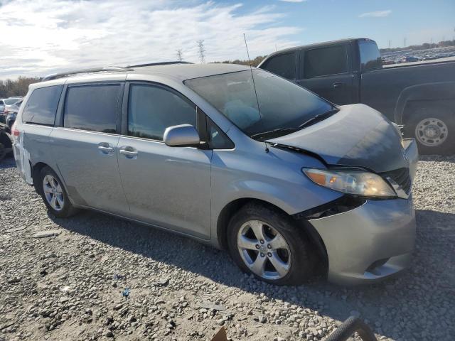 5TDKK3DC1BS135545 - 2011 TOYOTA SIENNA LE SILVER photo 4