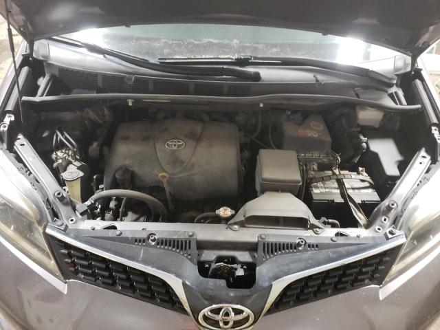 5TDXZ3DC5HS798031 - 2017 TOYOTA SIENNA SE CHARCOAL photo 12