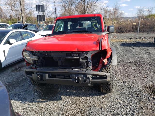 1FMDE5CHXNLB05597 - 2022 FORD BRONCO BAS RED photo 5