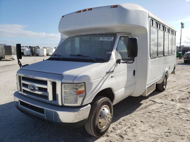 1FDEE3FL9DDB32758 - 2013 FORD ECONOLINE WHITE photo 2