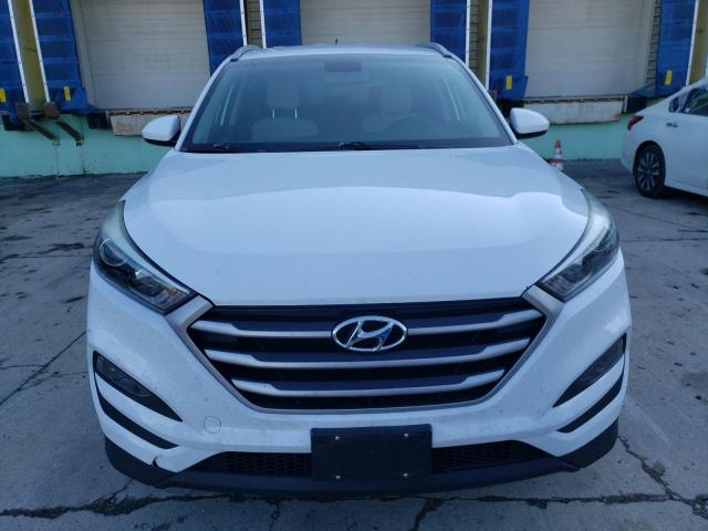 KM8J3CA43HU324476 - 2017 HYUNDAI TUCSON LIM WHITE photo 5