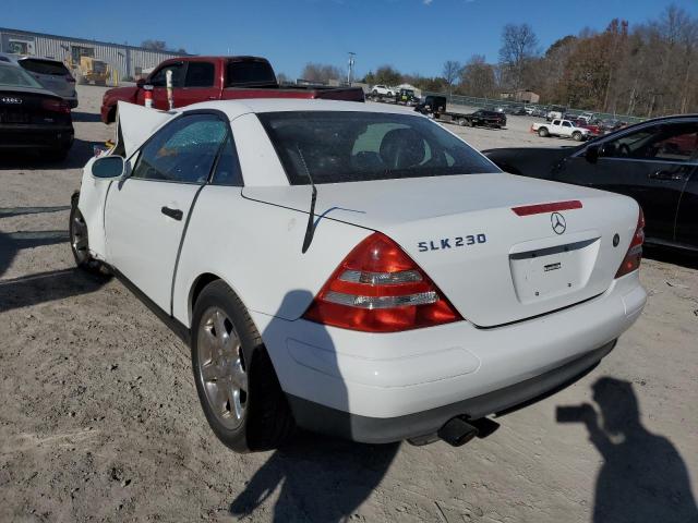 WDBKK47F8WF062772 - 1998 MERCEDES-BENZ SLK 230 KO WHITE photo 2