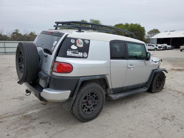 JTEZU11FX70001750 - 2007 TOYOTA FJ CRUISER SILVER photo 3