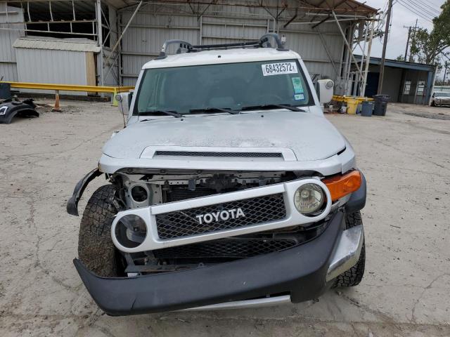 JTEZU11FX70001750 - 2007 TOYOTA FJ CRUISER SILVER photo 5