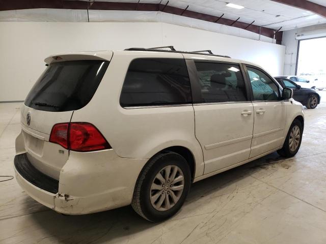 2C4RVABGXCR390950 - 2012 VOLKSWAGEN ROUTAN SE WHITE photo 3