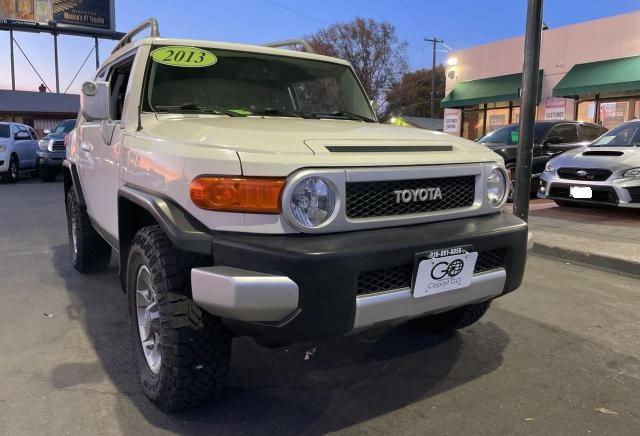 JTEBU4BF0DK154557 - 2013 TOYOTA FJ CRUISER WHITE photo 1