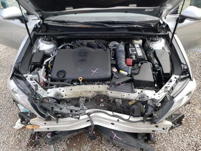 4T1BZ1HK4JU001183 - 2018 TOYOTA CAMRY XSE SILVER photo 11