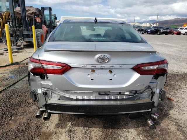 4T1BZ1HK4JU001183 - 2018 TOYOTA CAMRY XSE SILVER photo 6