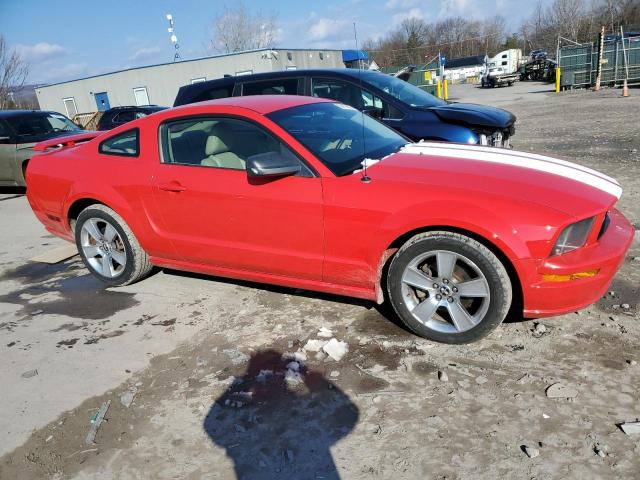 1ZVFT82H575234809 - 2007 FORD MUSTANG GT RED photo 4