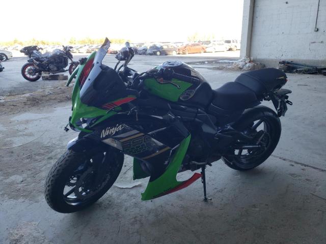 JKAEXEE11EDA15944 - 2014 KAWASAKI EX650 E GREEN photo 2