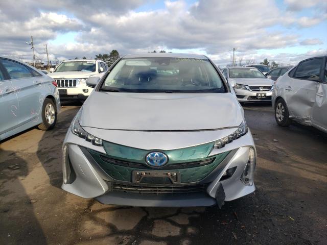 JTDKARFP5H3067315 - 2017 TOYOTA PRIUS PRIM Silber Foto 5