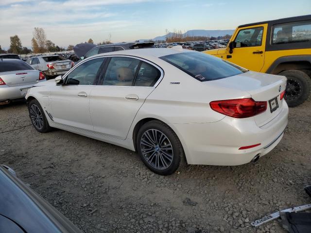 WBAJB1C5XJB084178 - 2018 BMW 530XE WHITE photo 2