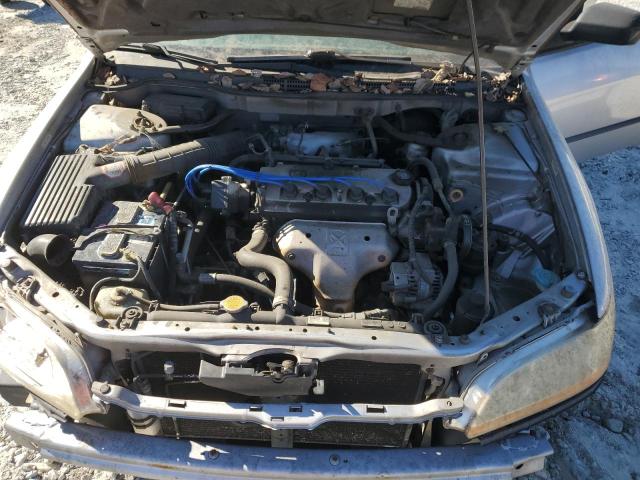 1HGCF8540WA166772 - 1998 HONDA ACCORD DX SILVER photo 11