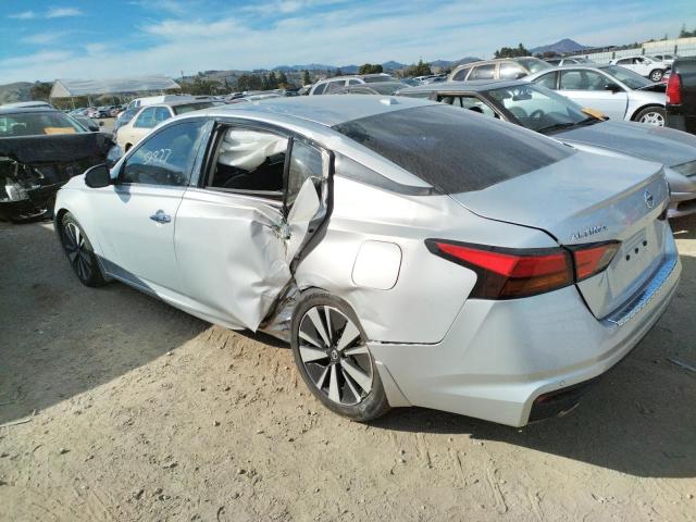 1N4BL4DV3LC250418 - 2020 NISSAN ALTIMA SV SILVER photo 2