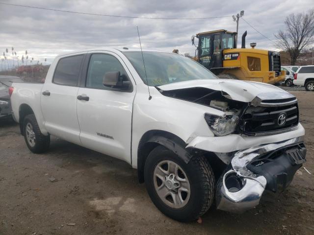 5TFDM5F15CX038788 - 2012 TOYOTA TUNDRA CRE WHITE photo 4