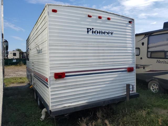 1EB1T182646006216 - 2004 FLEETWOOD PIONEER WHITE photo 3