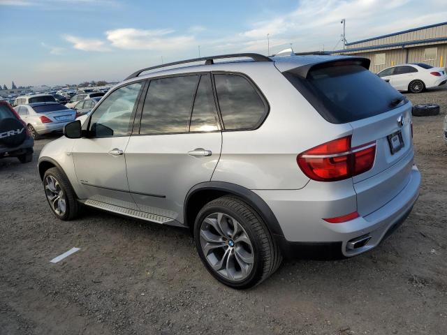 5UXZV8C58D0C15213 - 2013 BMW X5 XDRIVE5 SILVER photo 2