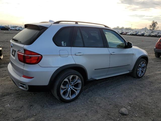 5UXZV8C58D0C15213 - 2013 BMW X5 XDRIVE5 SILVER photo 3