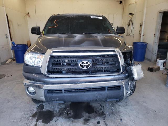 5TFUW5F15DX310882 - 2013 TOYOTA TUNDRA DOU CHARCOAL photo 5