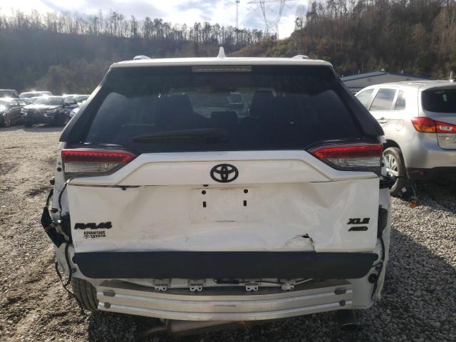 2T3A1RFV7KC024921 - 2019 TOYOTA RAV4 XLE P WHITE photo 6