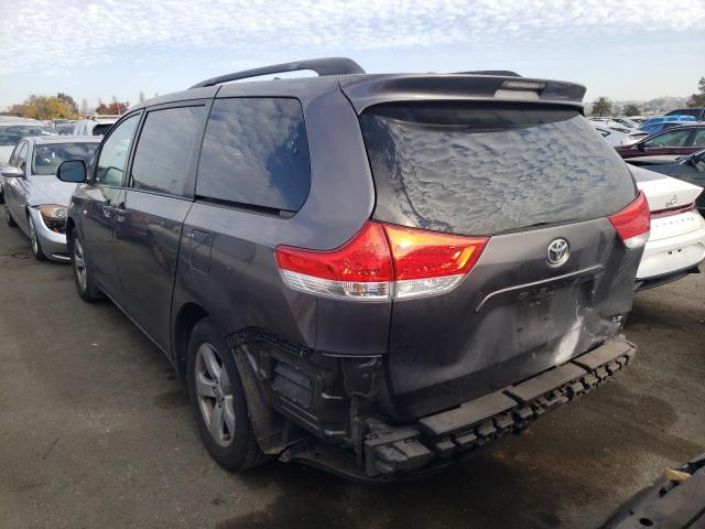 5TDKK3DC1CS212433 - 2012 TOYOTA SIENNA LE GRAY photo 2