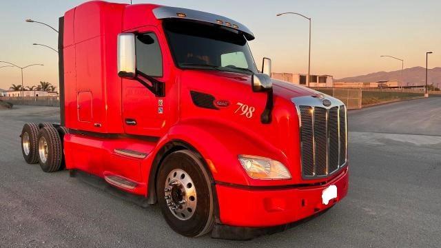 1XPBDP9X7HD371083 - 2017 PETERBILT 579 RED photo 1