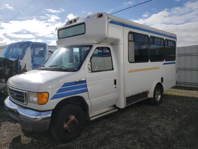 1FDWE35L86HA48061 - 2006 FORD E-350 SUPE WHITE photo 1