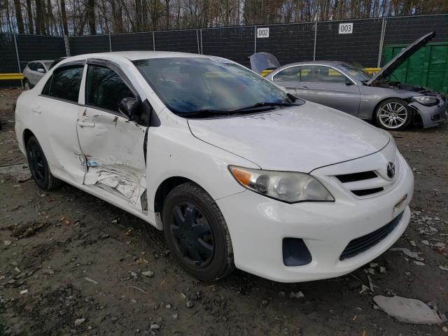 5YFBU4EE5DP133454 - 2013 TOYOTA COROLA WHITE photo 4