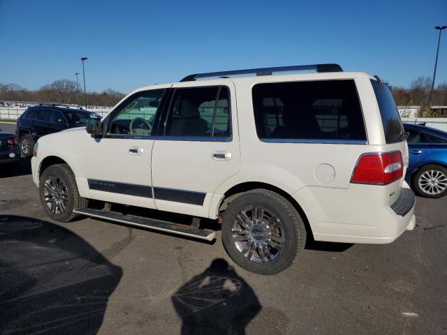 5LMFU28548LJ17870 - 2008 LINCOLN NAVIGATOR WHITE photo 2