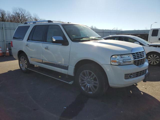 5LMFU28548LJ17870 - 2008 LINCOLN NAVIGATOR WHITE photo 4